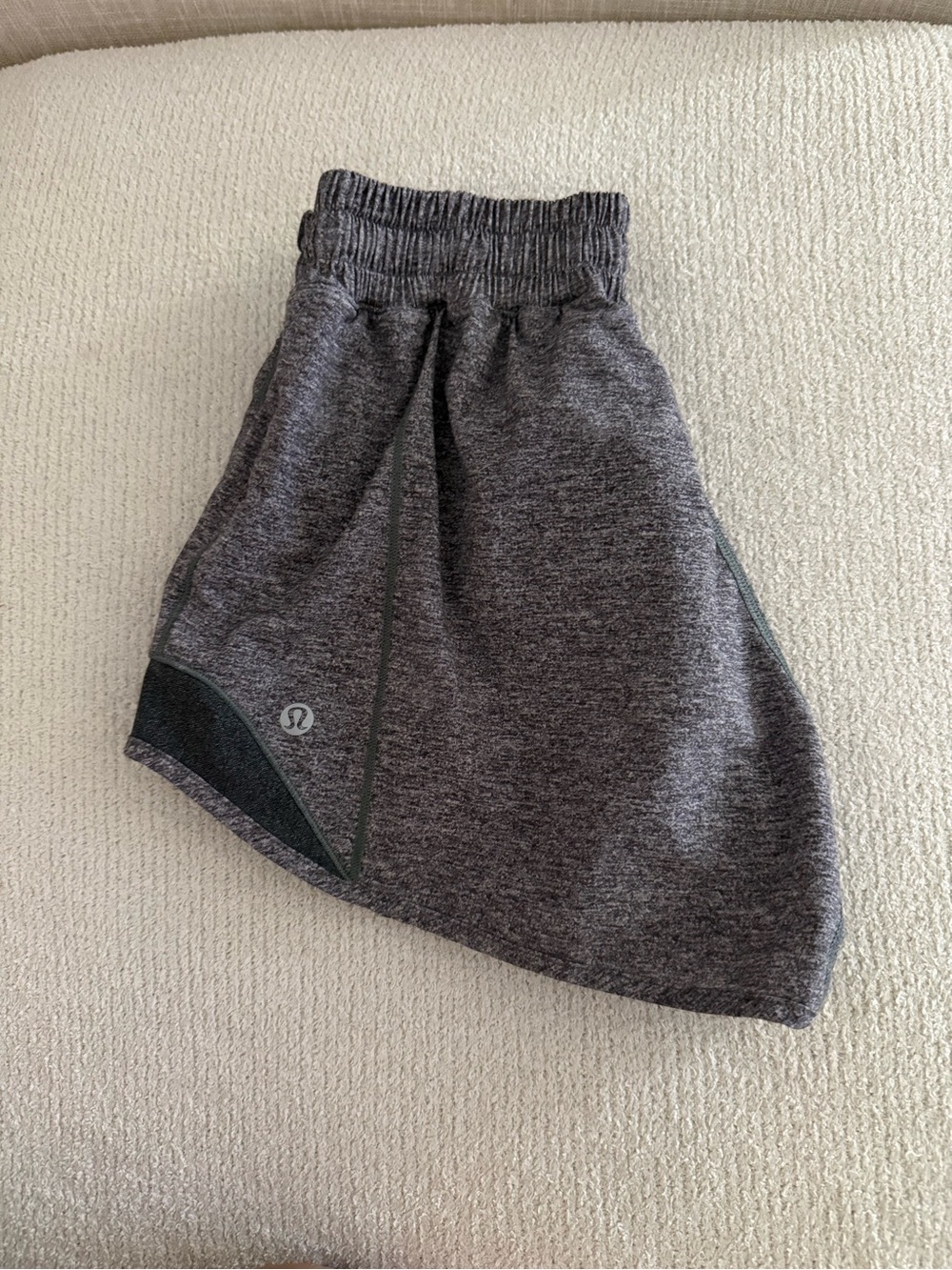 Lululemon Hotty Hot Short II *Long 4" size 4